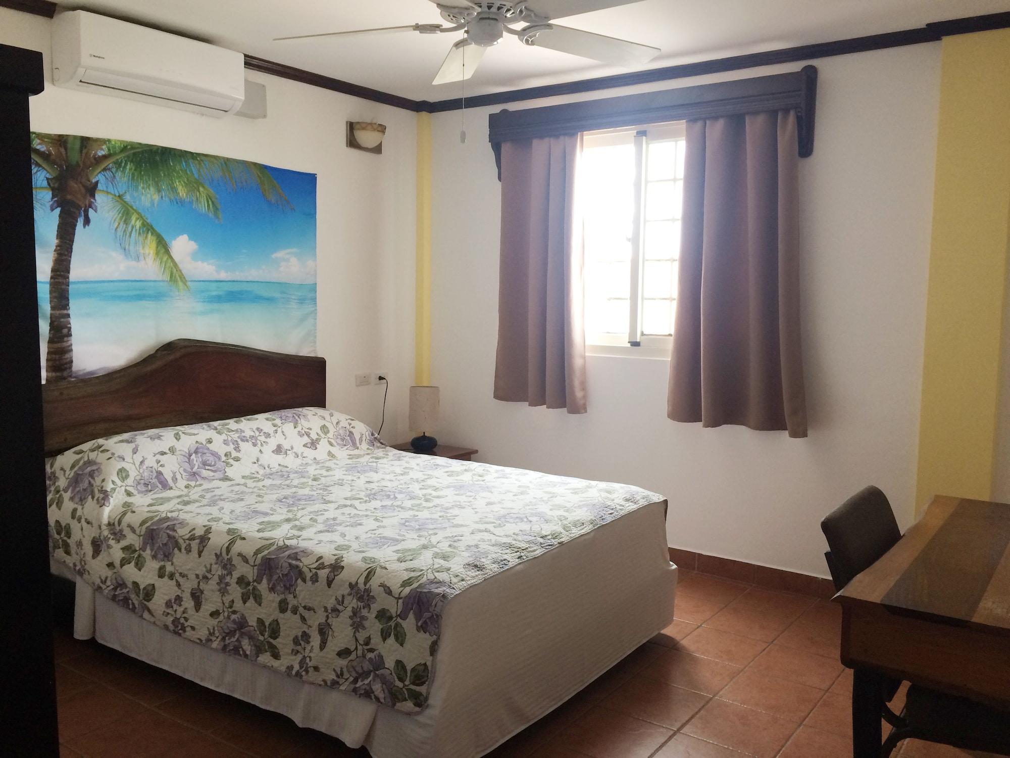 Easy Inn Hotel Белиз Сити Екстериор снимка