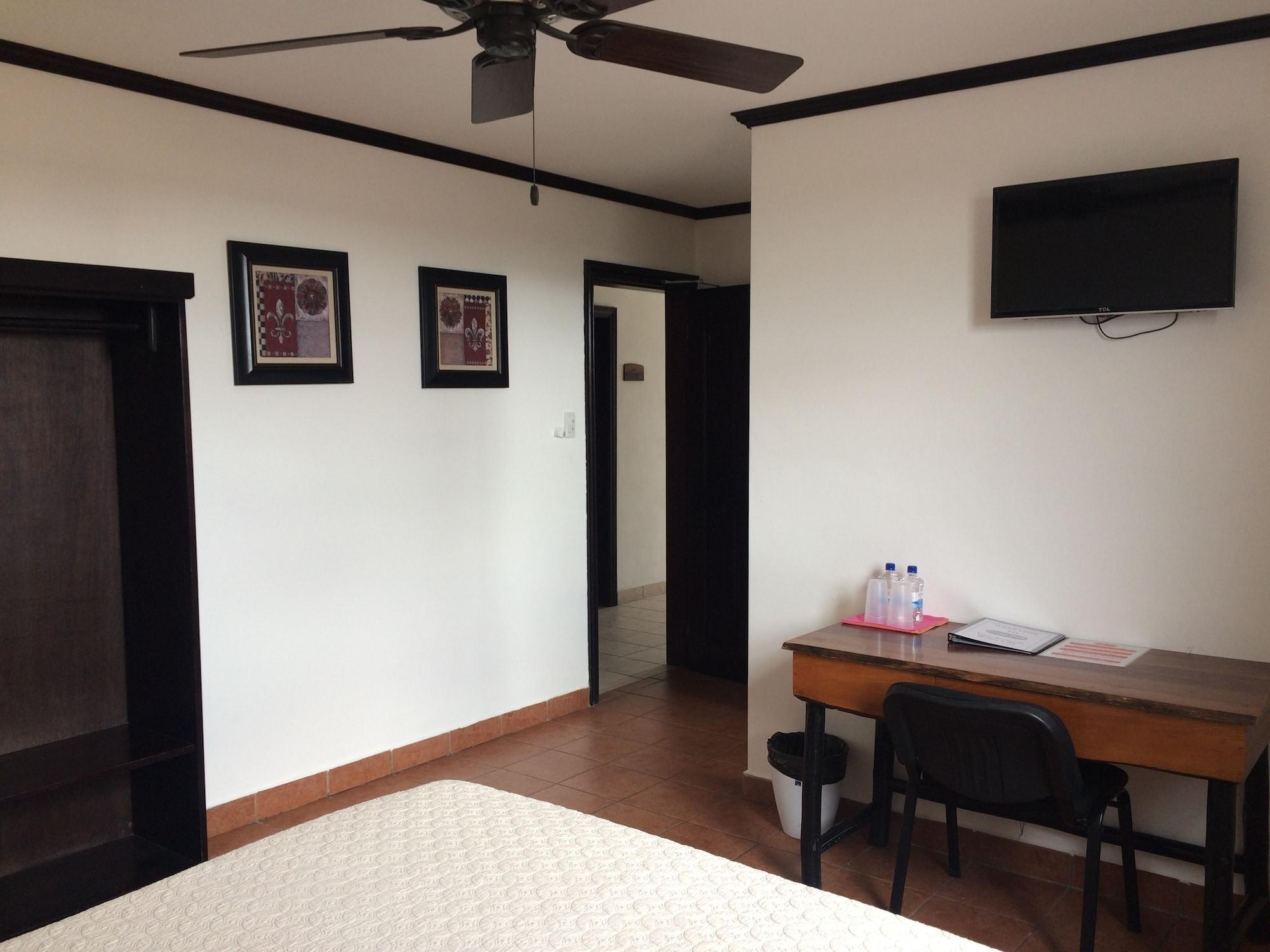 Easy Inn Hotel Белиз Сити Екстериор снимка
