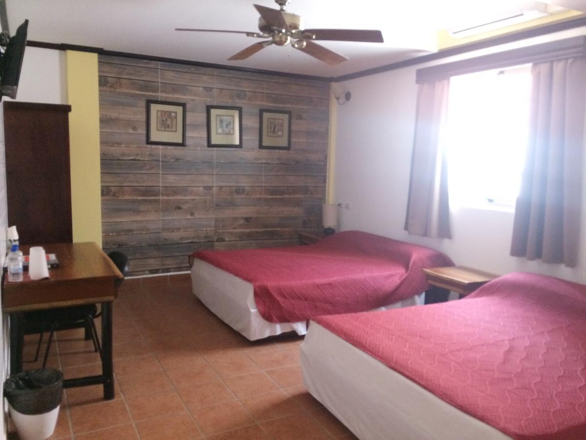 Easy Inn Hotel Белиз Сити Екстериор снимка