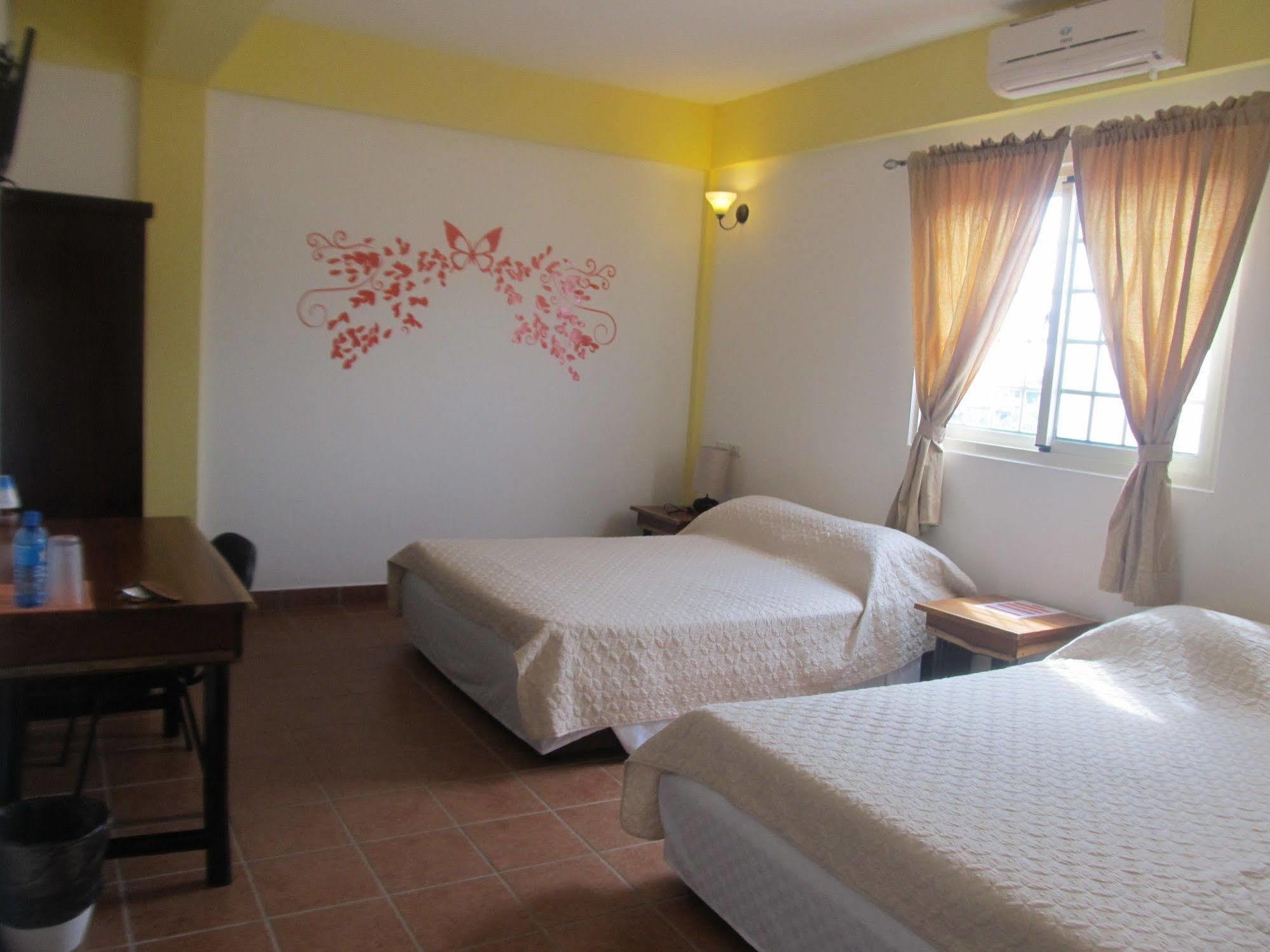 Easy Inn Hotel Белиз Сити Екстериор снимка