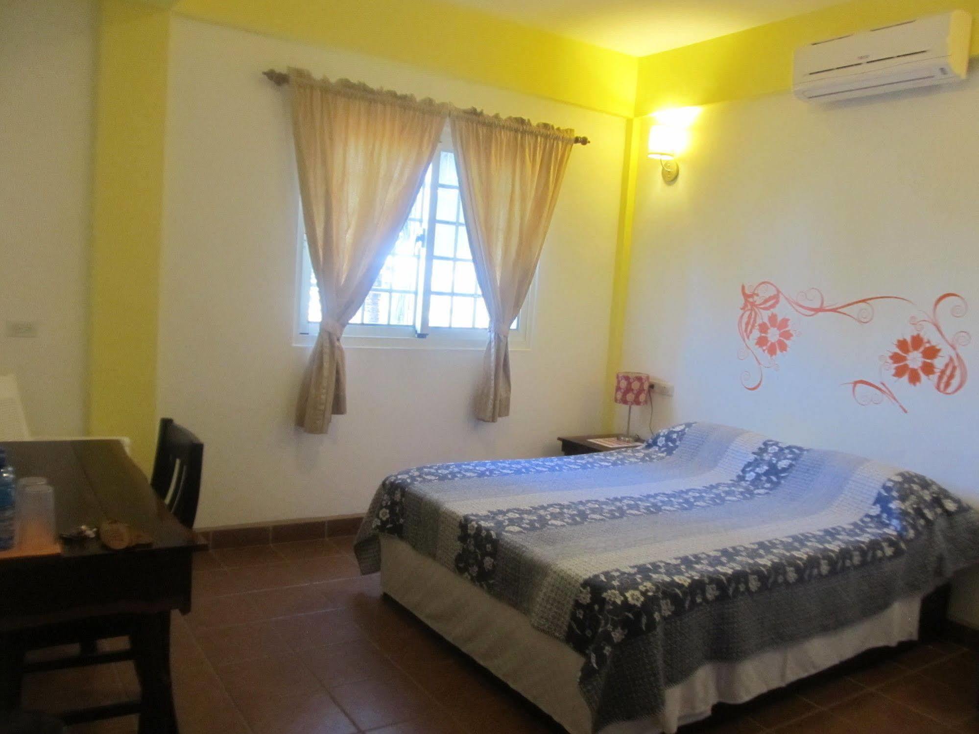 Easy Inn Hotel Белиз Сити Екстериор снимка