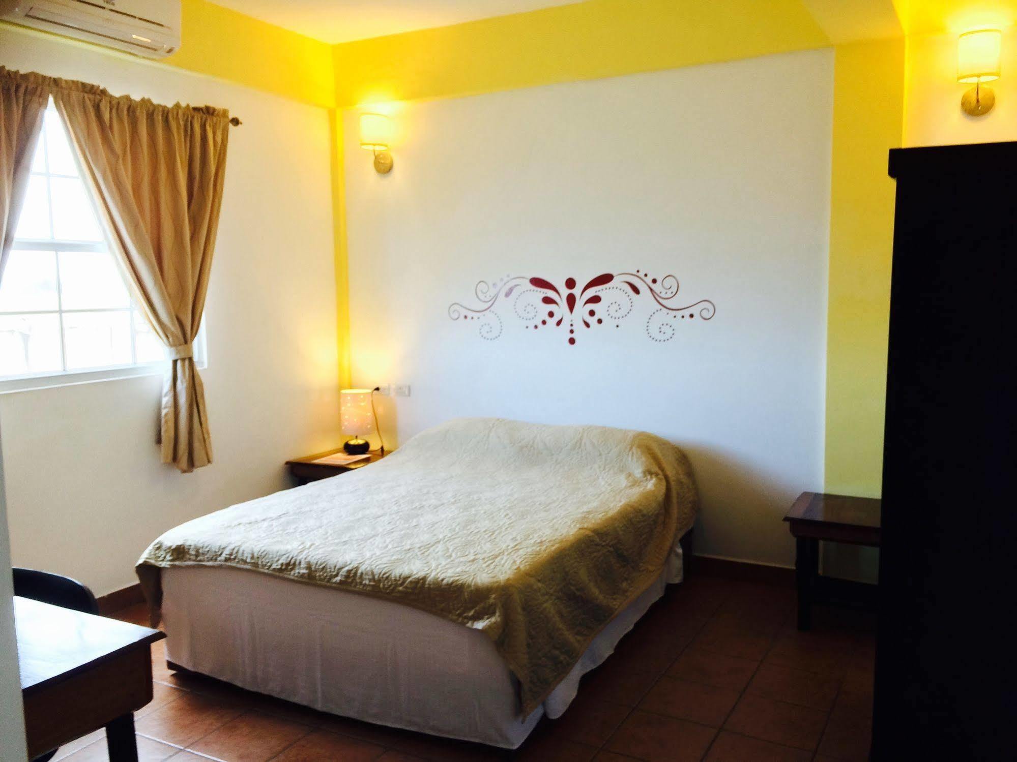 Easy Inn Hotel Белиз Сити Екстериор снимка