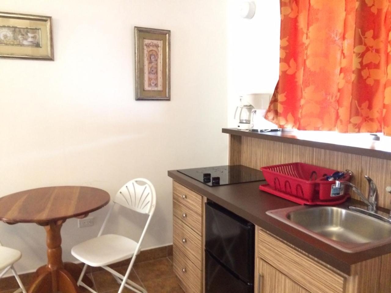 Easy Inn Hotel Белиз Сити Екстериор снимка